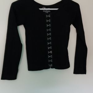 Mid sleeve black shirt